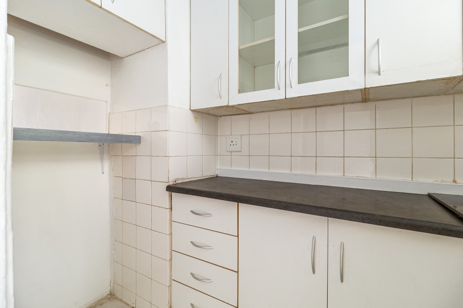 To Let 1 Bedroom Property for Rent in Green Point Western Cape